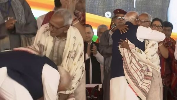 pm-modi-touches-feet-of-makhanlal-sarkar