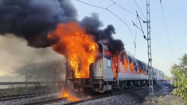 rajdhani express fire rajdhani express fire