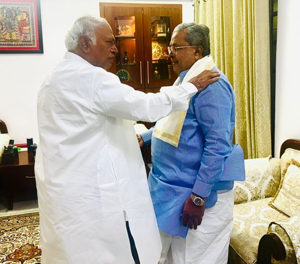 Siddaramaiah Rahul Gandhi meet