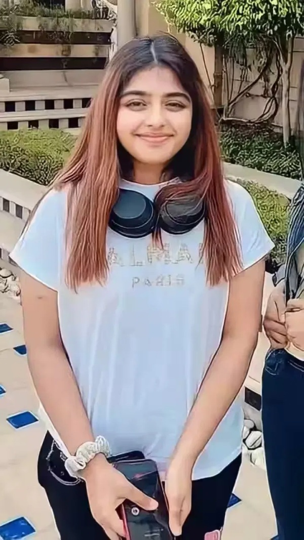 aditi-yadav- aditi-yadav-