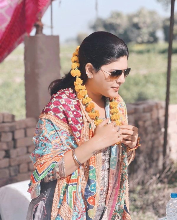 akhilesh-yadav-brother-ex-wife-