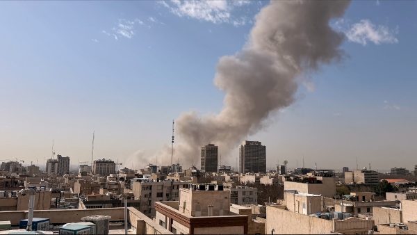 iran-attacks-us-bases-kuwait-bahrain