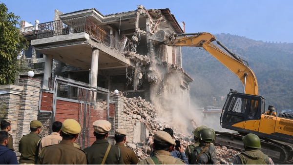 jammu-police-demolishes-drug-mafia jammu-police-demolishes-drug-mafia