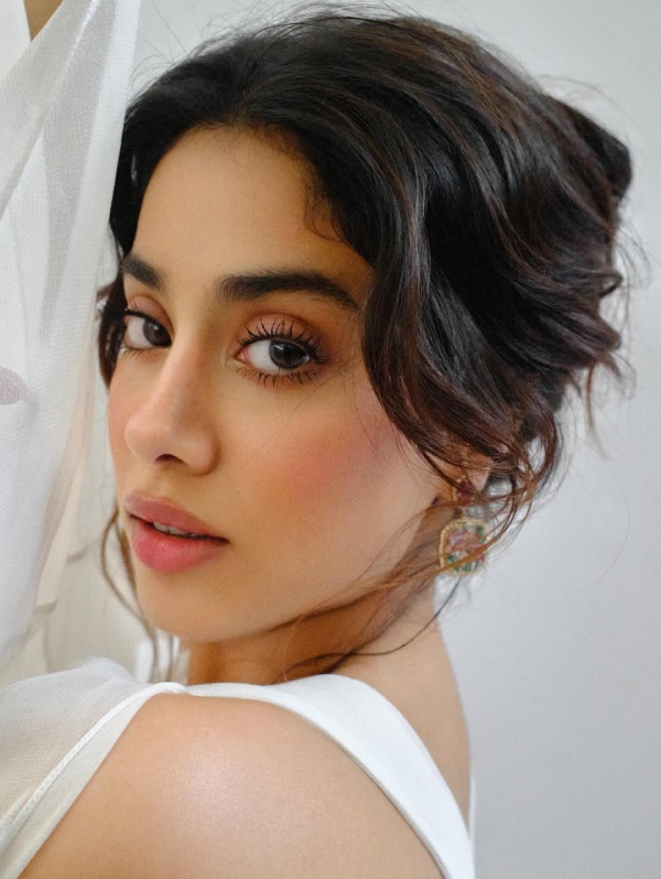 jaya-bachchan-slams-janhvi-kapoor-peddi jaya-bachchan-slams-janhvi-kapoor-peddi