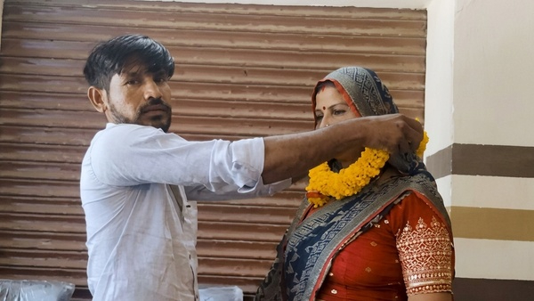 kanpur-saas-damad-love-story kanpur-saas-damad-love-story