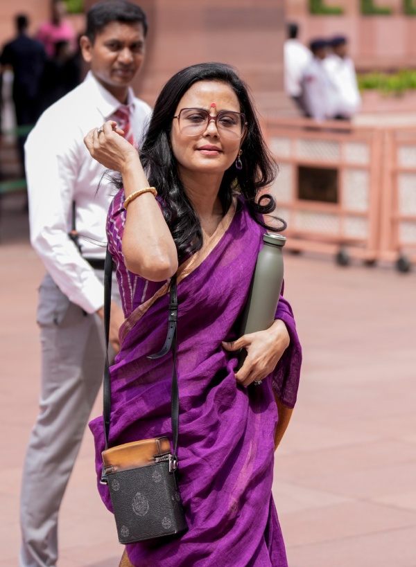 markandey-katju-launches-ishq-karo-party markandey-katju-launches-ishq-karo-party