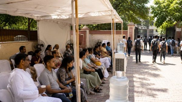 Delhi govt sets up cooling zones for NEET parents