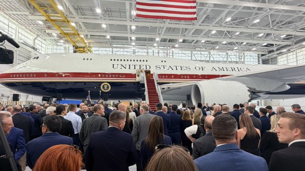 Trump Qatar plane