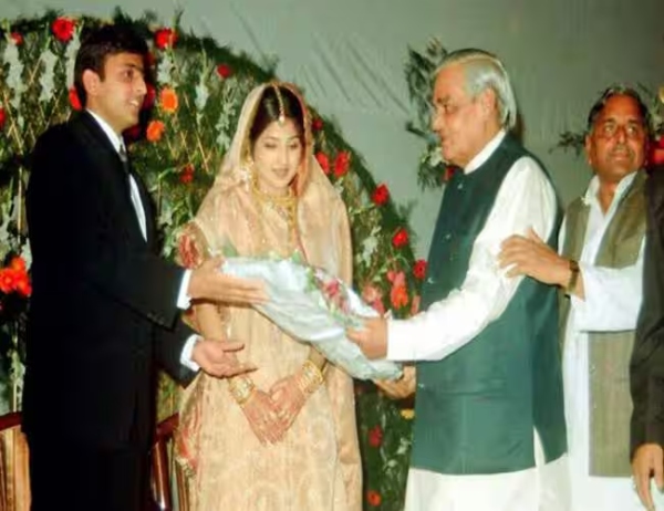 akhilesh-yadav-dimple-yadav-love-story akhilesh-yadav-dimple-yadav-love-story