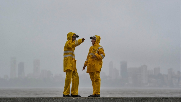 mumbai-rain-update-imd-issue-red-alert- mumbai-rain-update-imd-issue-red-alert-