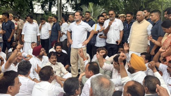 Rahul Gandhi PM House Protest