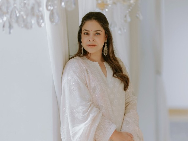Sumona Chakravarti Sumona Chakravarti