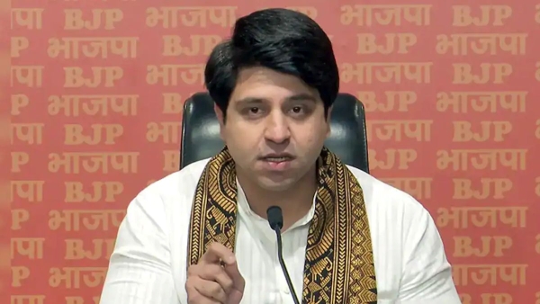 Shehzad Poonawalla Resigns Again