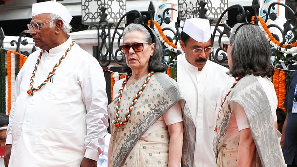Sonia Gandhi Vande Mataram