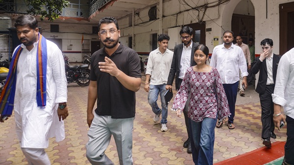 Did Nishu Azad House Really Come Under Stone-Pelting at Night ghaziabad