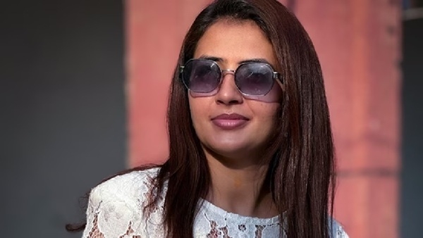 Vada Pav Girl