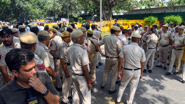 CJP Protest Delhi Metro Train Cancellation Delhi Traffic Jantar Mantar Gyanesh Kumar SIR