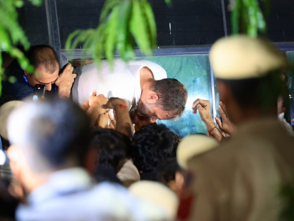 rahul-gandhi-priyanka-detained