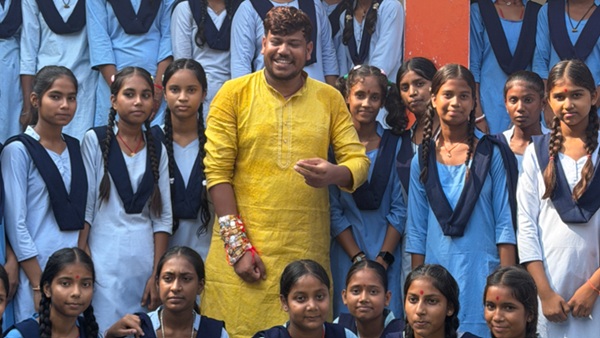 Sanjay Sir Bihar s Digital Education Pioneer Transforms Lives Inspiring Success From Struggle