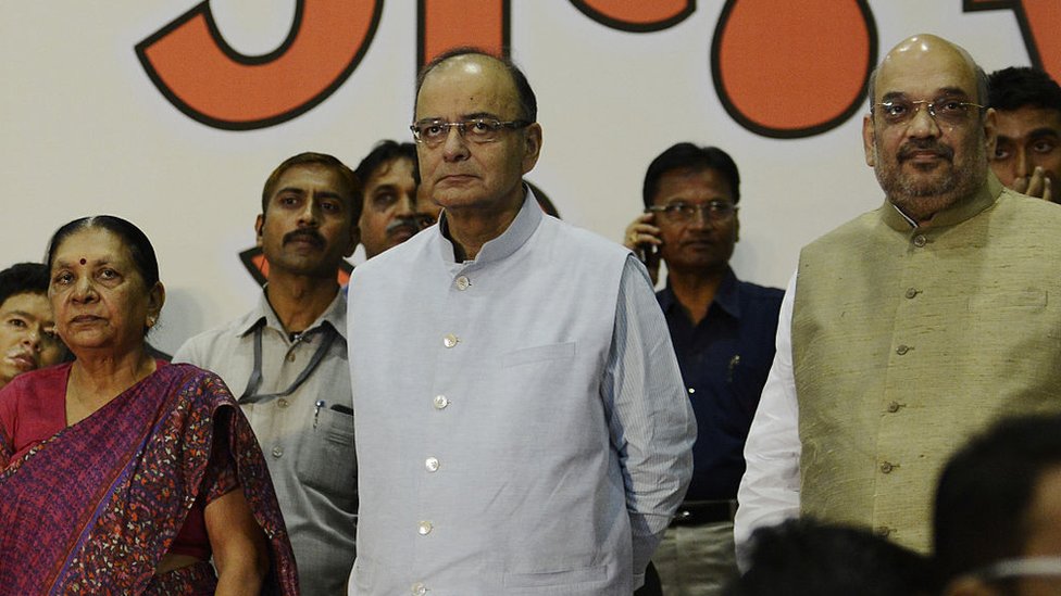 आनंदीबेन पटेल को बनाया गया था मुख्यमंत्री