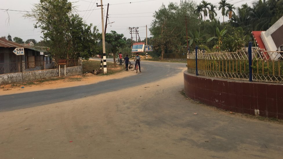 त्रिपुरा में लेनिन की मूर्ति ढहाई गई