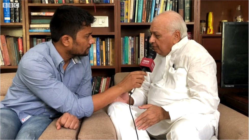 आरिफ मोहम्मद खान के साथ बीबीसी संवाददाता रजनीश कुमार