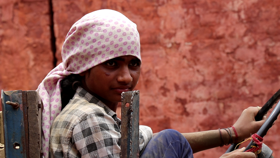 ग्रामीण गरीबी में ज्यादा कमी ग्रामीण गरीबी में ज्यादा कमी