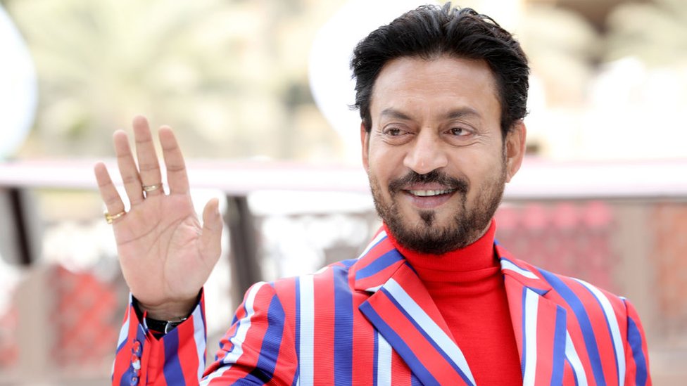 मुंबई के वर्सोवा कब्रिस्तान में सुपुर्द-ए-खाक किया गया इरफान खान का शव मुंबई के वर्सोवा कब्रिस्तान में सुपुर्द-ए-खाक किया गया इरफान खान का शव