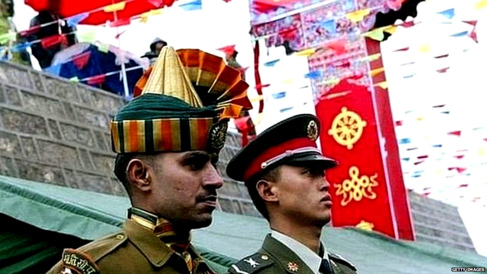 भारत और चीनी सैनिक