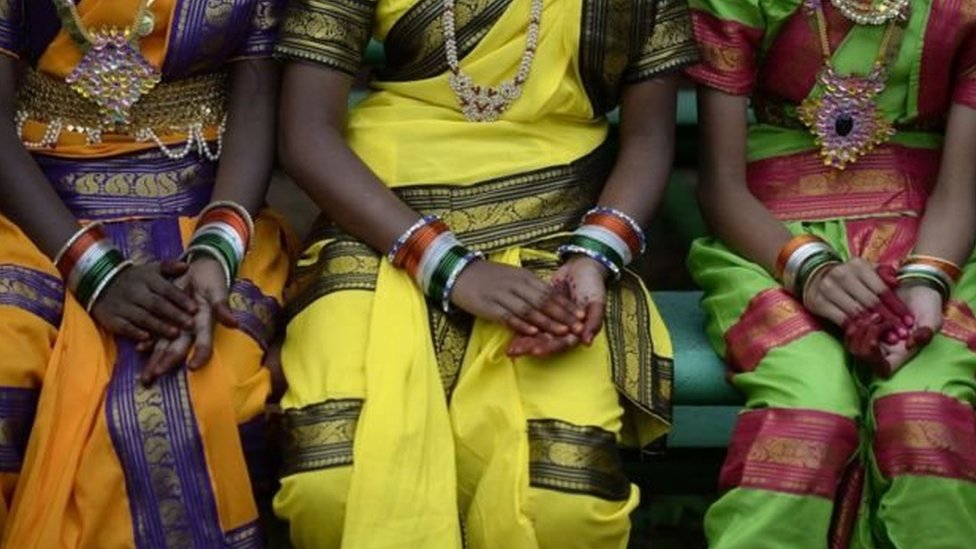 दक्षिण की युवतियाँ दक्षिण की युवतियाँ