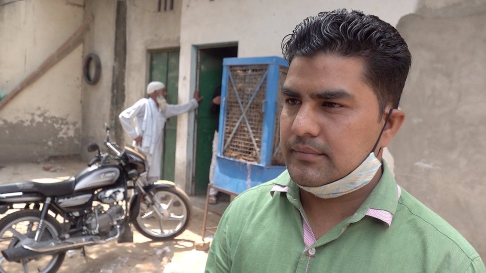 भारतीय जनता पार्टी के अल्पसंख्यक मोर्चा के ज़िलाध्यक्ष राजू ख़ान भारतीय जनता पार्टी के अल्पसंख्यक मोर्चा के ज़िलाध्यक्ष राजू ख़ान