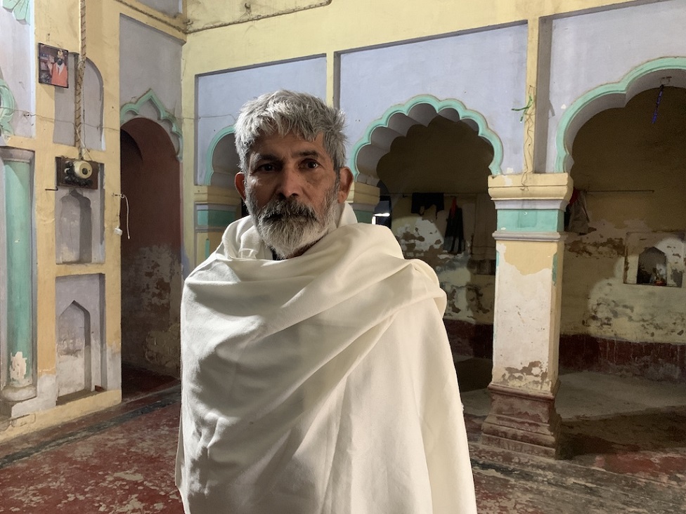 सरयू कुंज मंदिर के महंत युगल शास्त्री