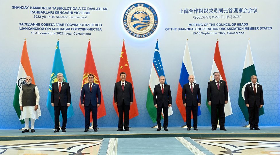 कई अखबारों की प्रमुख हेडलाइंस