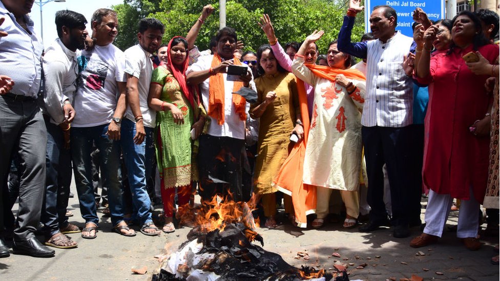 पानी की कमी के ख़िलाफ़ प्रदर्शन