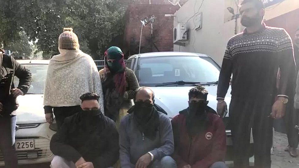 पकड़ा गया गैंग पकड़ा गया गैंग