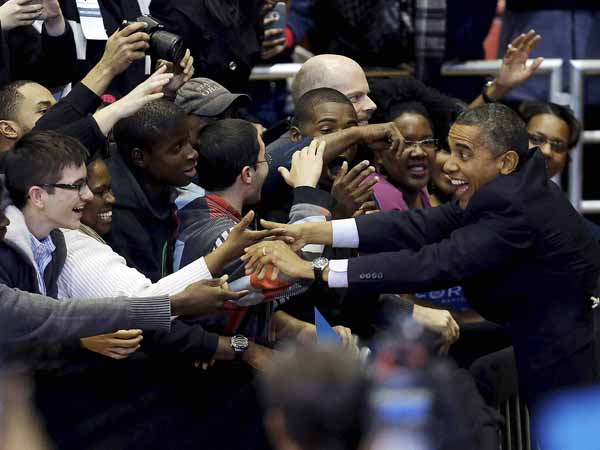 Popular President Obama reaches out to his supporters Popular President Obama reaches out to his supporters
