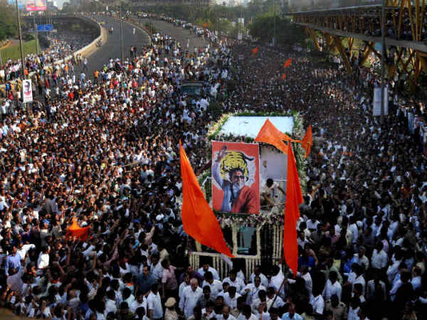 Bal Thackeray's funeral procession