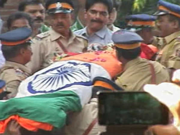 Bal Thackeray in tricolour