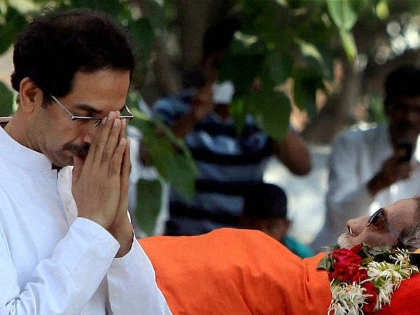 Uddhav at Bal Thackeray's funeral