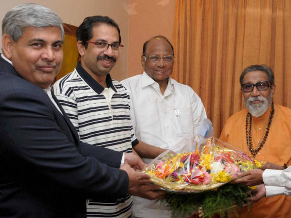 Pawar, Uddhav with Bal Thackeray Pawar, Uddhav with Bal Thackeray