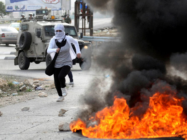 Gaza Violence: Running to save life