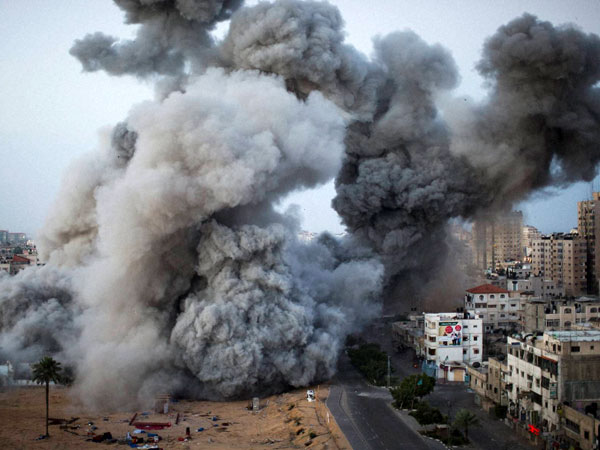 War Zone: Gaza strip battered by Israeli forces