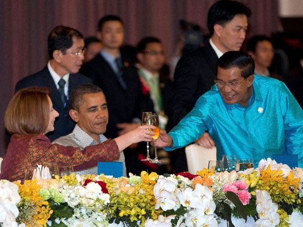 Obama with Oz and Cambodia PM Obama with Oz and Cambodia PM