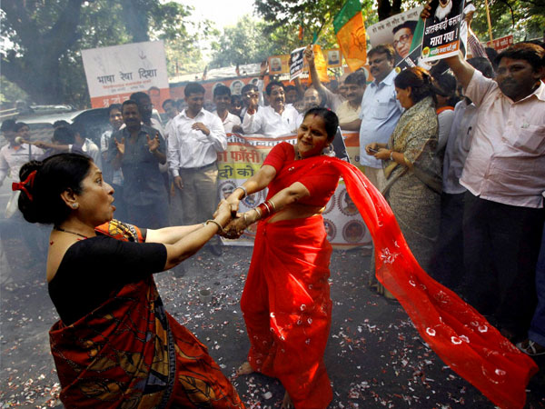 Kasab hanged; BJP workers celebrate