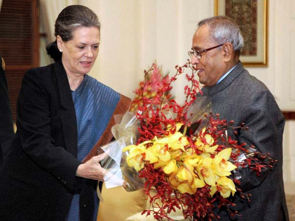 Sonia Gandhi greets the President 