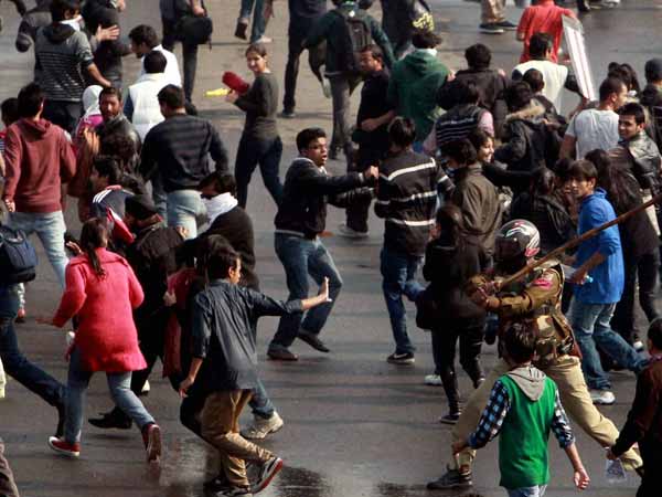 Protesters lathicharged in Delhi