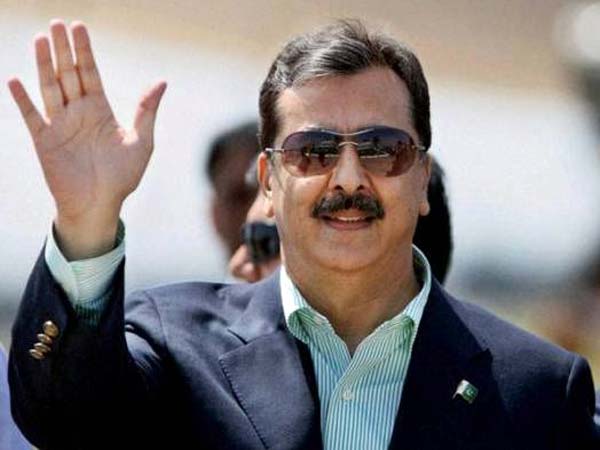  Pak Supreme Court ousts PM Gilani 