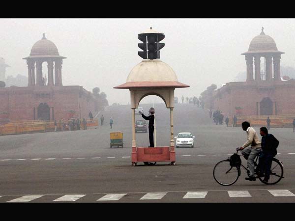 Delhiites brave cold Delhiites brave cold