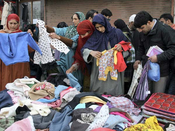 Srinagar busy during Winter Shopping Srinagar busy during Winter Shopping