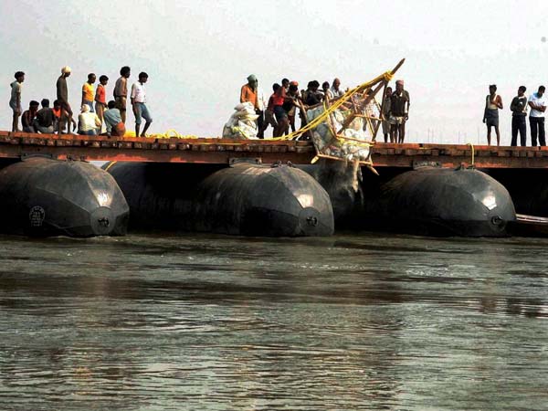 Temporary pontoon bridge over the river Ganga Temporary pontoon bridge over the river Ganga